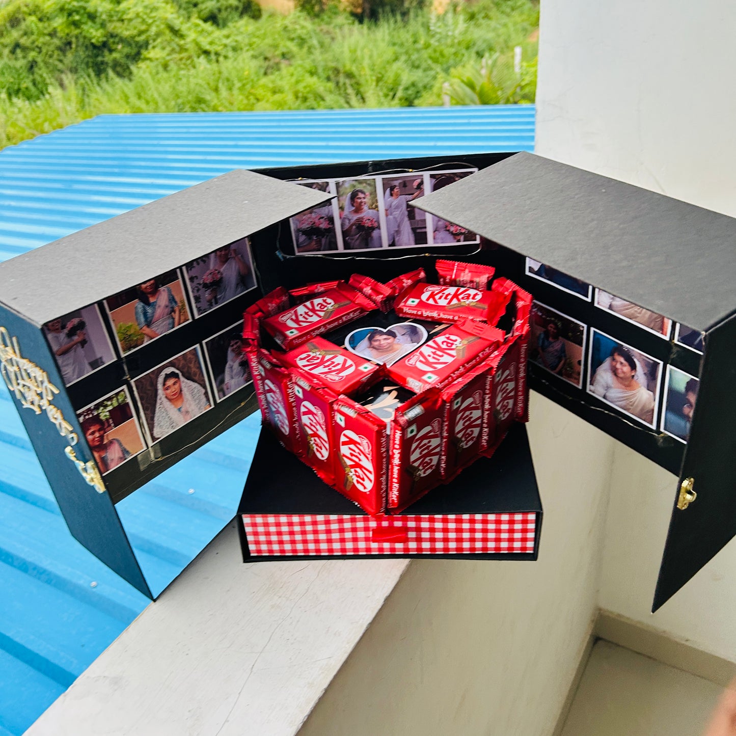 Surprise Box With KitKat Bouquet